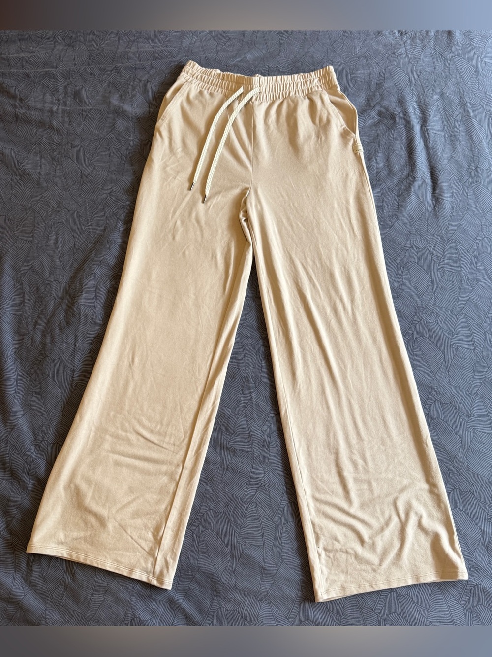 VUORI Halo Essential Wide leg Pant Ecru Heather size M